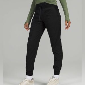 Lululemon Dance Studio Midrise Joggers in Black - Size 6